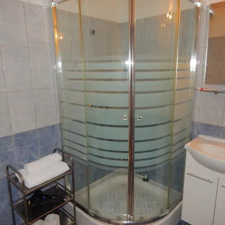 Apartman Din *