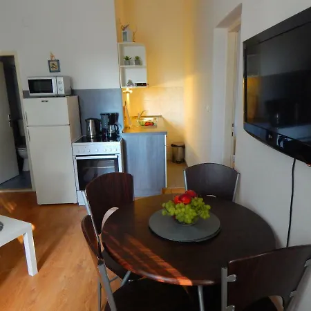 Apartman Din *